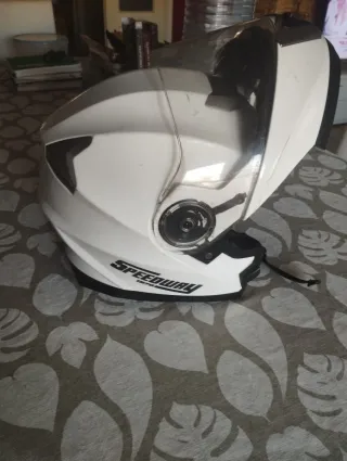 Casco de moto blanco integral