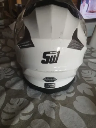 Casco de moto blanco integral