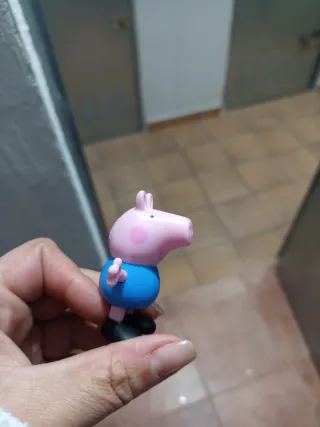 Coche Peppa Pig con 3 figuras y accesorios