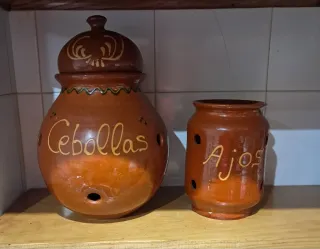 Recipientes para ajos y cebollas de terracota