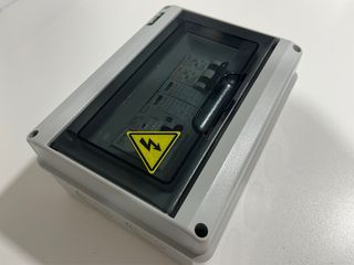 Cuadro protecciones para cargador coche con schuko