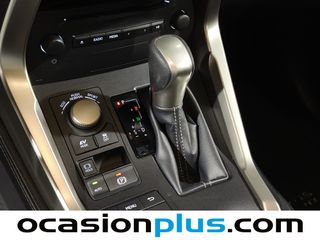 Lexus NX 300h Corporate 2WD + Navibox 145 kW (197 CV)