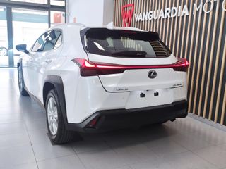 LEXUS UX 2.0 250h Business 4WD Navigation