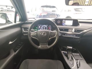 LEXUS UX 2.0 250h Business 4WD Navigation