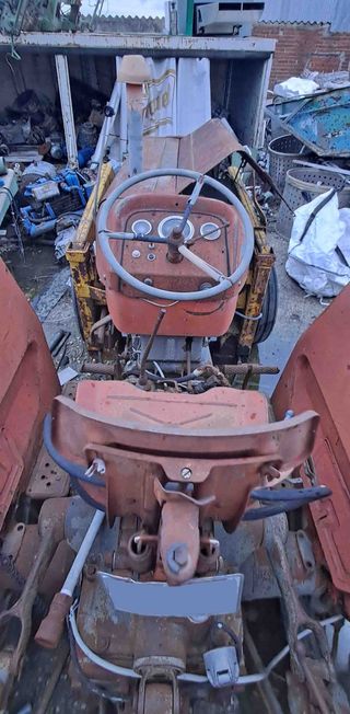 Tractor Ebro 160 con pala