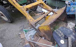 Tractor Ebro 160 con pala