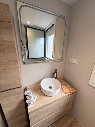 Chica de mantenimiento