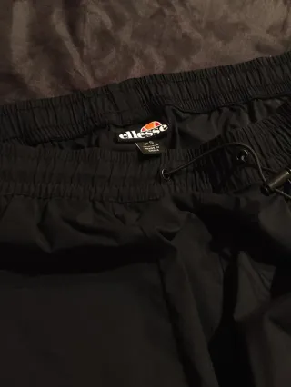 Pantalones deportivos Ellesse negros talla S