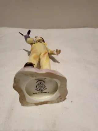 Figura niño con pájaro porcelana Royal worcester