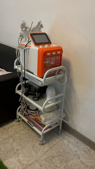 Alquiler de cabina para esteticista y uñas