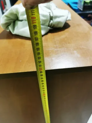 Mueble de madera marrón