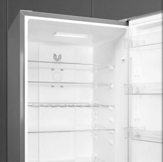 Frigorífico Smeg plateado