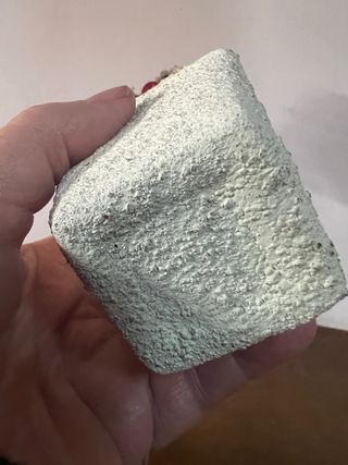 Decorazione natalizia fiori rossi e oro