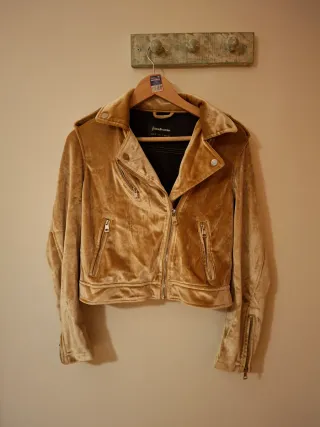 Cazadora Stradivarius Terciopelo Dorado Talla S