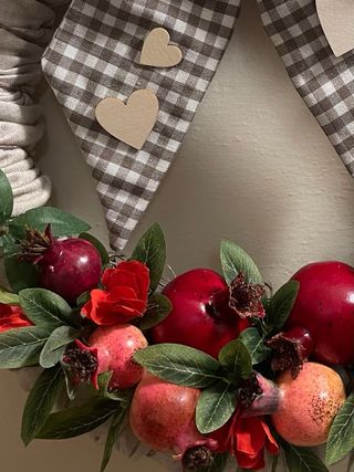Ghirlanda melograni tessuto e legno