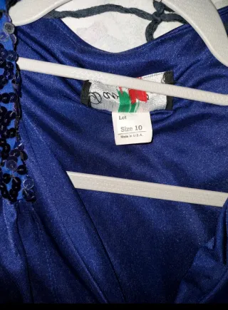 Vestido morado  de David Rose. SIZE 10 U.S.A.