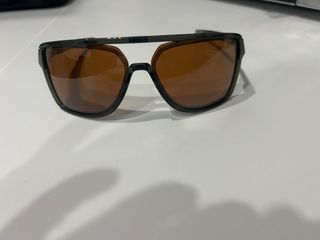 Gafas de sol Oakley polarizadas marrones
