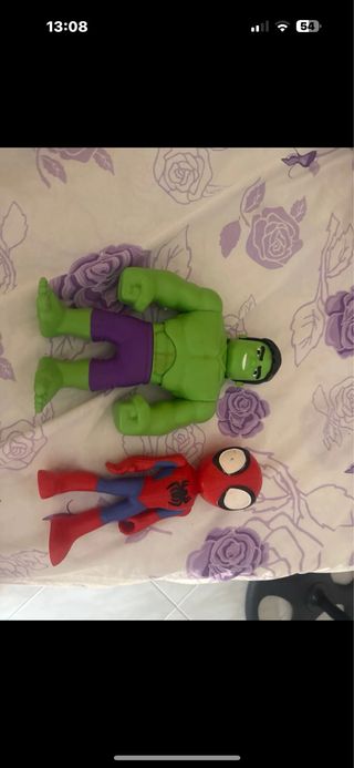 Statue Spiderman e Hulk