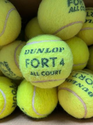 50 pelotas de tenis HEAD y Dunlop