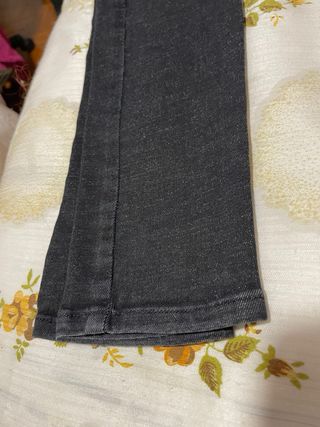Pantalón pitillo negro Sfera Denim Premium