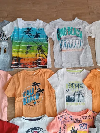 17 Camisetas Manga corta y 1 pantalón 98 ctms