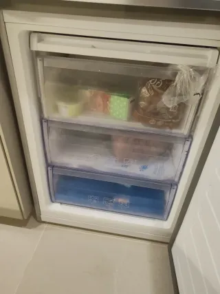 Frigorífico Beko 1 año uso