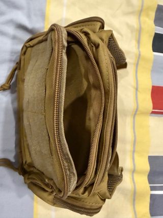 Riñonera de nailon beige