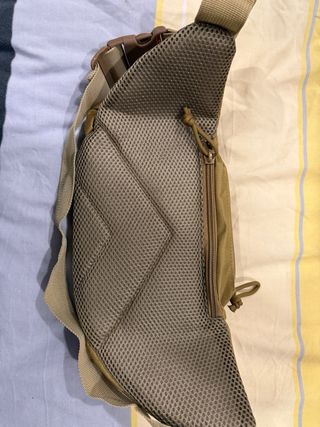 Riñonera de nailon beige