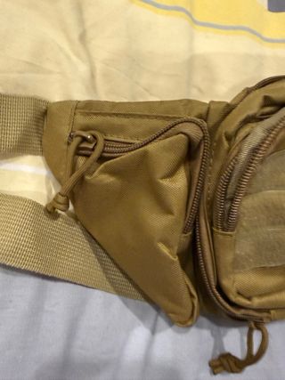 Riñonera de nailon beige