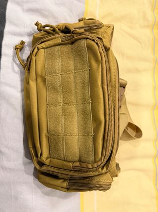 Riñonera de nailon beige