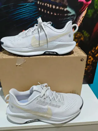 Nike Pegasus Trail 5 Beige/Blanco