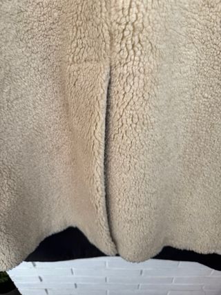 Abrigo color crema poliester HUGO BOSS talla L