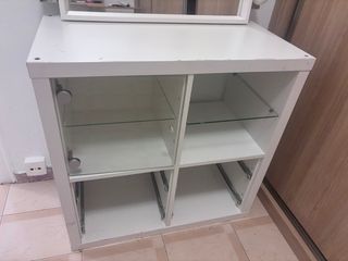 Mueble Kallax con cristalera y puerta