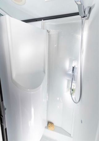 Adria Twin Plus 600 SPB Family 2021 | Fiat Ducato