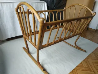 Cuna Mecedora antigua