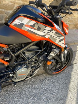 KTM Duke 125 cc