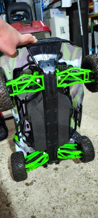 Traxxas Maxx Slash 6S con mejoras