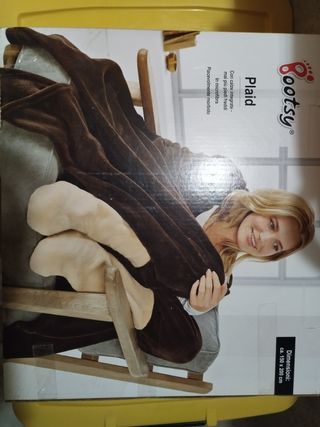 Manta Bootsy con calcetines integrados