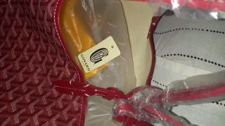 Bolso rojo con monedero