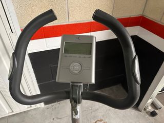 Bicicleta Estática Gris y Naranja