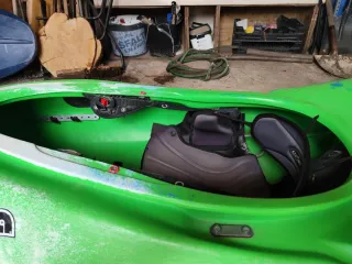 Kayak aguas bravas verde