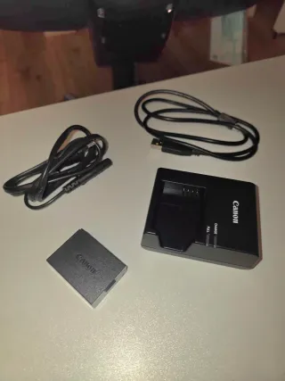 Canon EOS 1100D + Objetivo + Accesorios