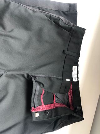 Traje Zara y dos camisas. Tallas 13/14.