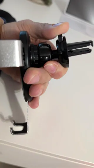 Supporto cellulare auto aggancio bocchetta aria