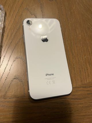 iPhone XR 64GB Bianco senza scatola batteria 77%