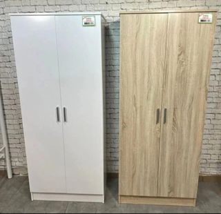 Armario blanco y marrón madera