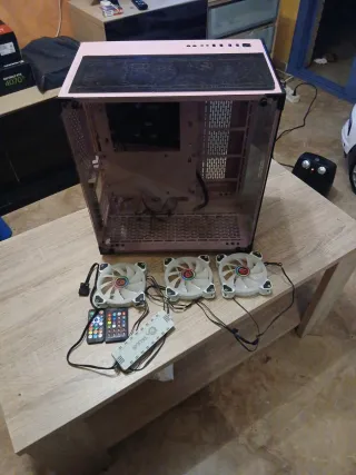 Caja PC Gaming Rosa con Ventiladores