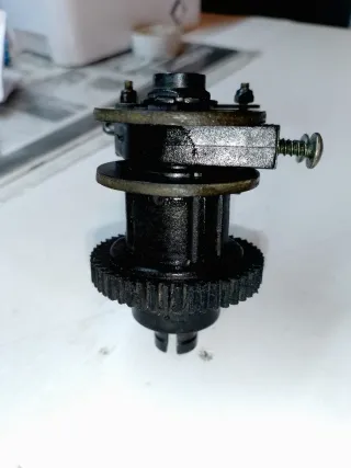 Se vende Diferencial intermedio para escala 1/8