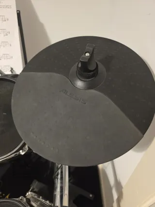 Batería Alesis Surge Mash kit  DM7X