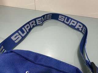 Riñonera Supreme Azul y Blanca